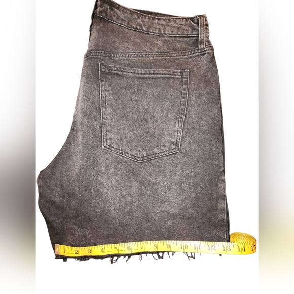 Old Navy OG Loose Size 16 Gray/Black Denim Shorts - Picture 9 of 9